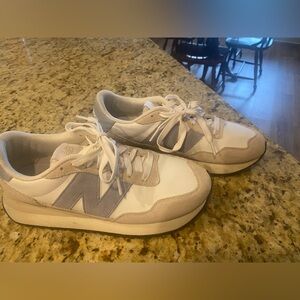 New Balance 237 size 9.5 Womens